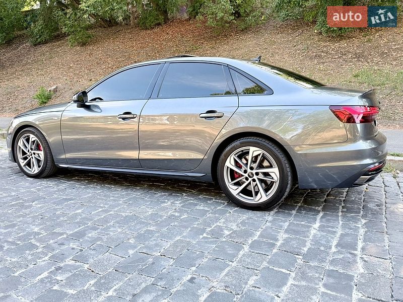 Седан Audi A4 2022 в Харькове