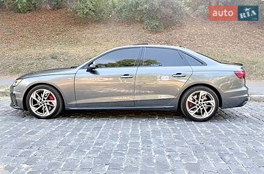 Седан Audi A4 2022 в Харькове