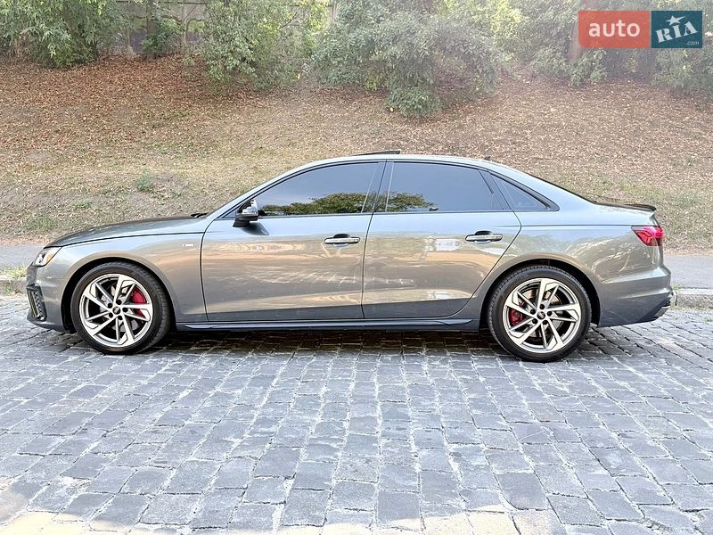 Седан Audi A4 2022 в Харькове