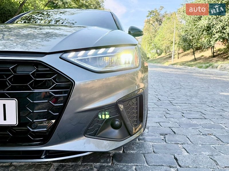 Седан Audi A4 2022 в Харькове