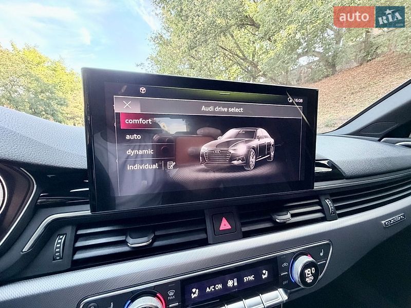 Седан Audi A4 2022 в Харькове