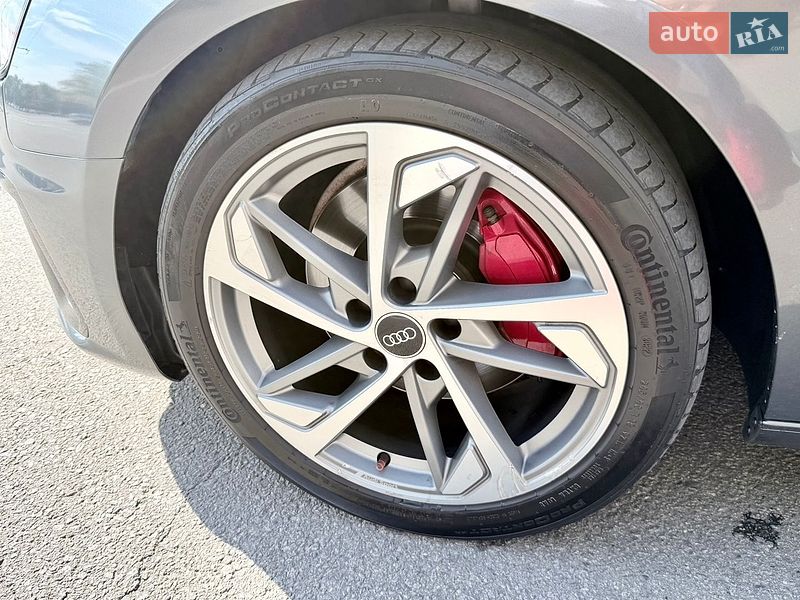 Седан Audi A4 2022 в Харькове