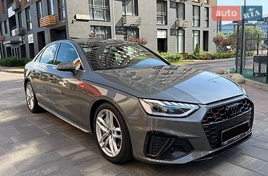 Седан Audi A4 2022 в Киеве