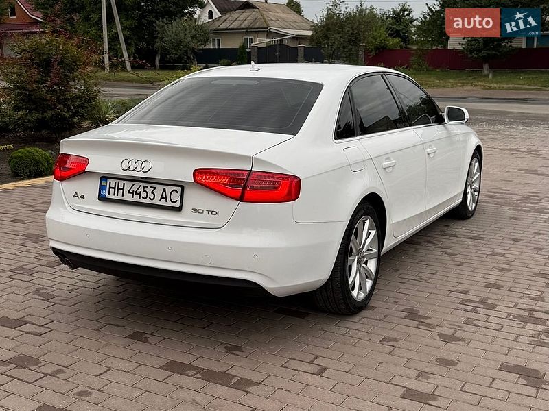 Седан Audi A4 2014 в Бершаді