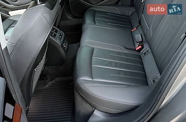 Седан Audi A4 2020 в Львові