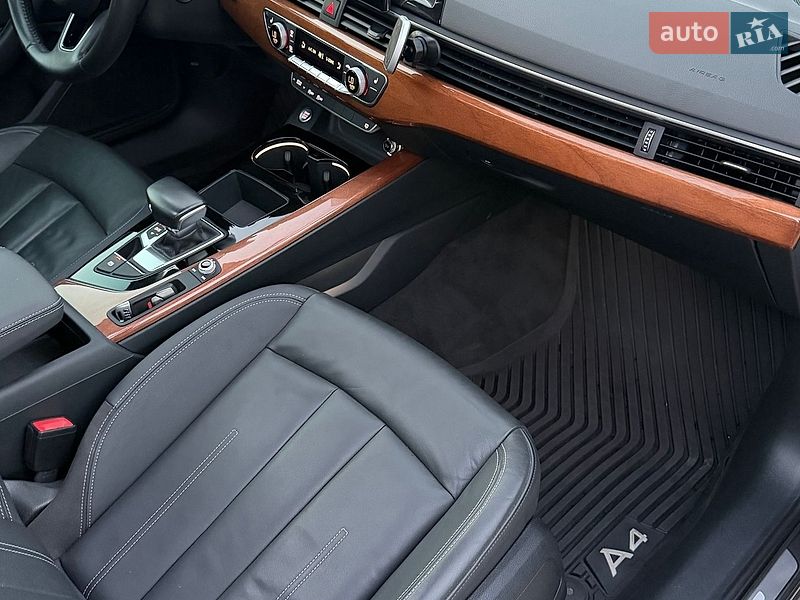 Седан Audi A4 2020 в Львові