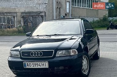 Седан Audi A4 1995 в Рахове