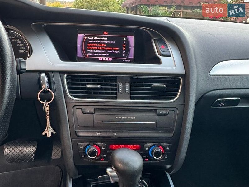 Седан Audi A4 2011 в Львові