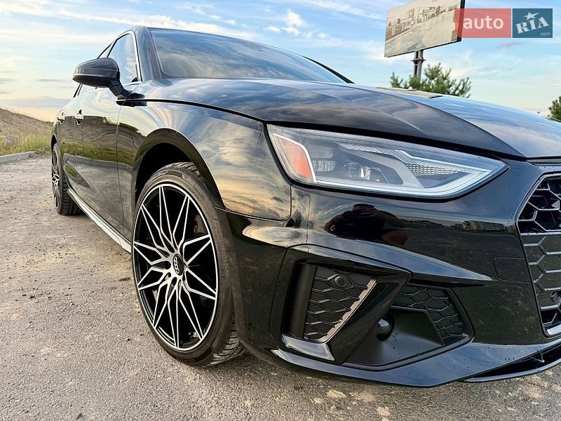 Седан Audi A4 2020 в Рівному