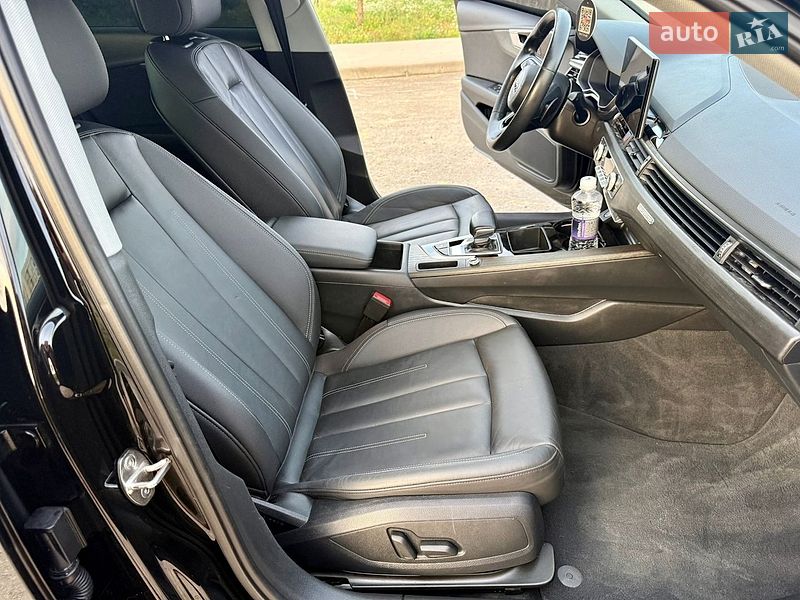 Седан Audi A4 2020 в Рівному