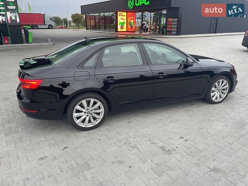 Седан Audi A4 2016 в Львові