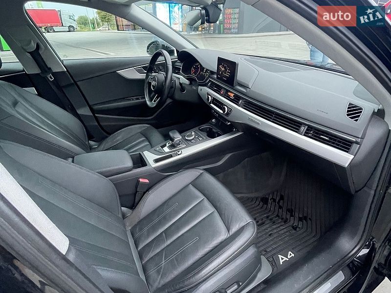 Седан Audi A4 2016 в Львові