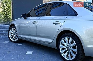 Седан Audi A4 2017 в Трускавці
