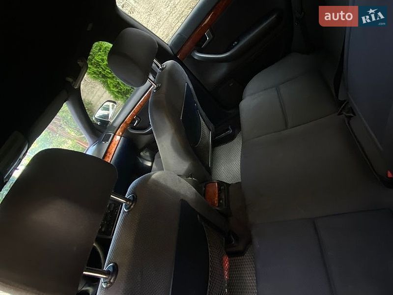 Универсал Audi A4 2001 в Виноградове