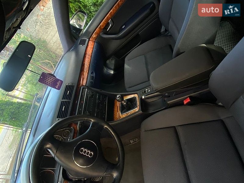 Универсал Audi A4 2001 в Виноградове