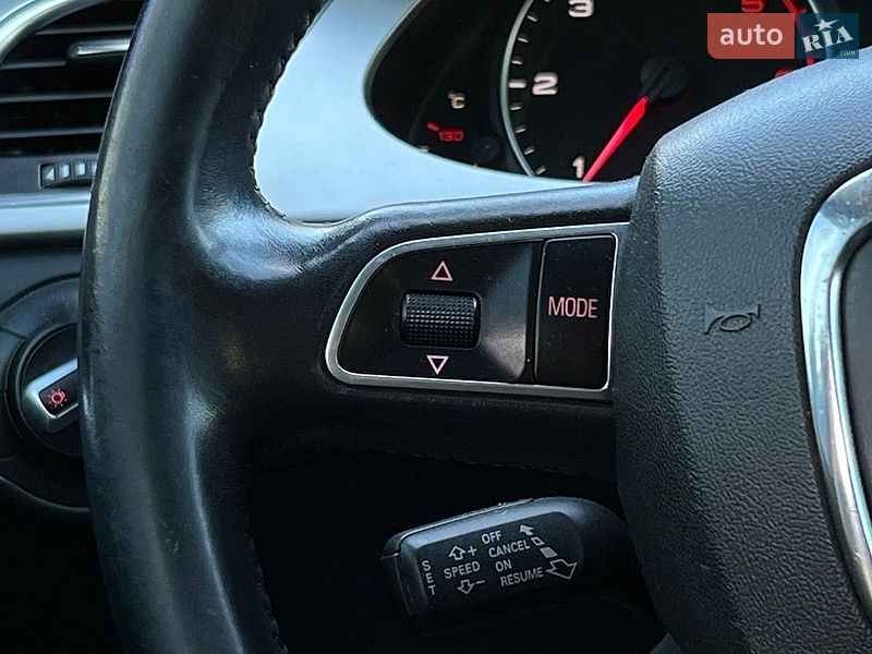 Седан Audi A4 2012 в Львові