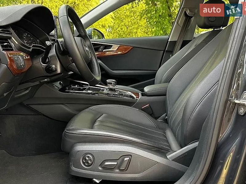 Седан Audi A4 2023 в Черкасах