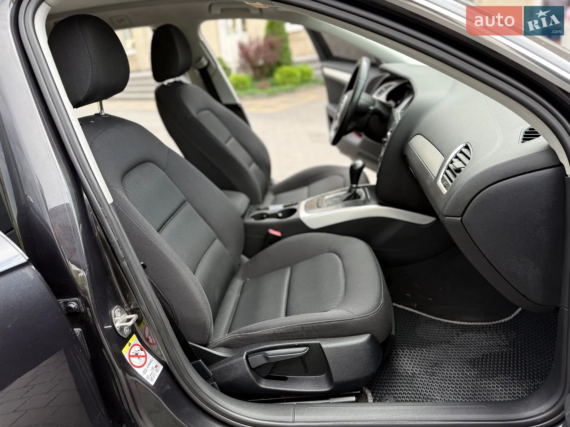 2010 Audi A4 - мініатюра 15
