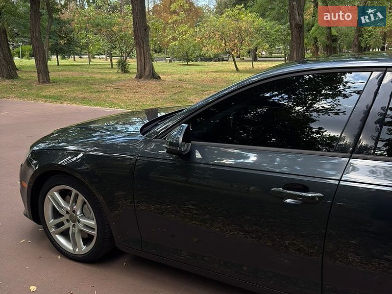 Седан Audi A4 2016 в Кременчуге
