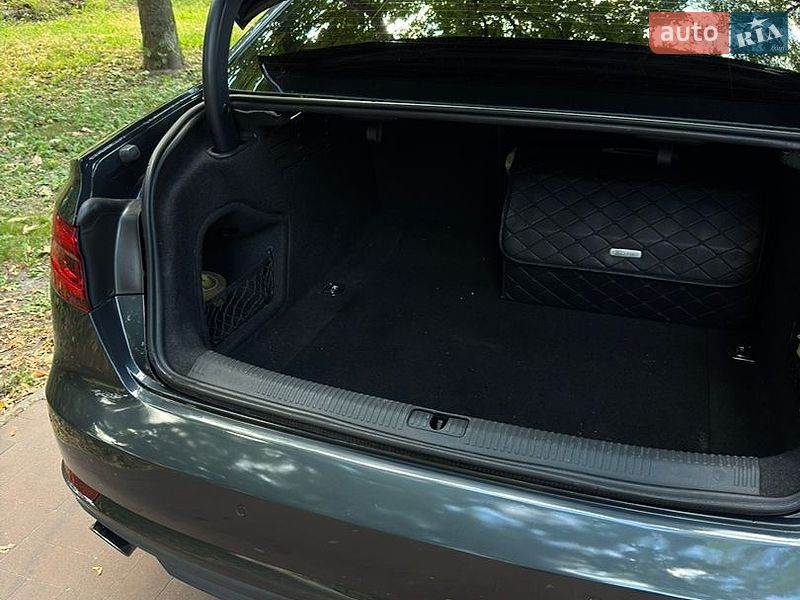 Седан Audi A4 2016 в Кременчуге