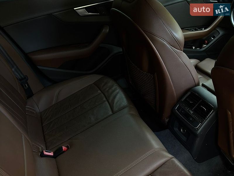 Седан Audi A4 2016 в Кременчуге