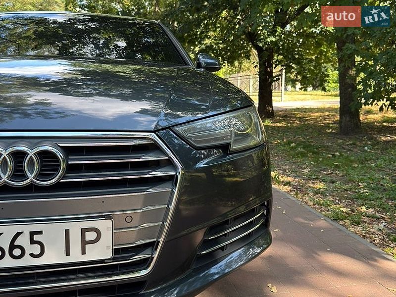 Седан Audi A4 2016 в Кременчуге