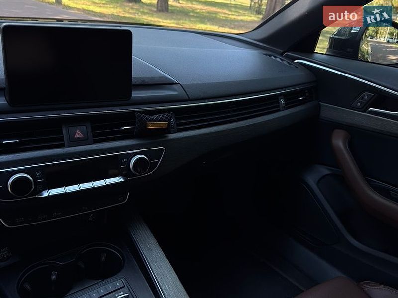 Седан Audi A4 2016 в Кременчуге