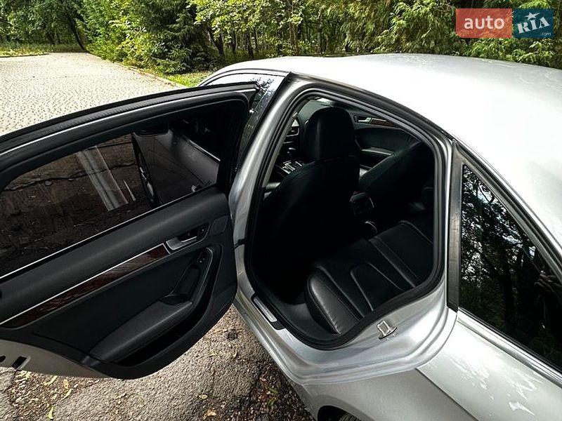 Седан Audi A4 2010 в Луцьку