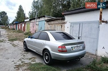 Седан Audi A4 1998 в Малині