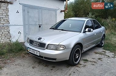 Седан Audi A4 1998 в Малині
