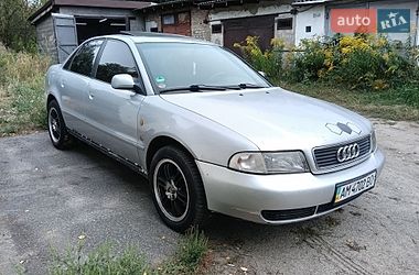 Седан Audi A4 1998 в Малині