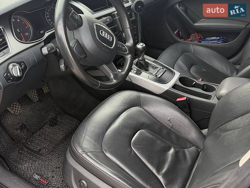 Седан Audi A4 2012 в Киеве