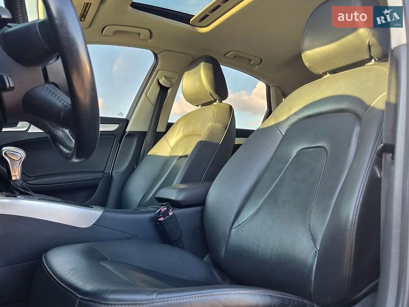 Седан Audi A4 2012 в Києві