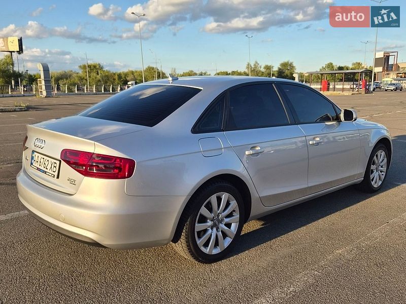 Седан Audi A4 2012 в Києві