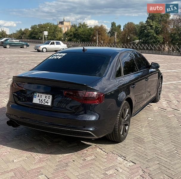 Седан Audi A4 2014 в Харкові