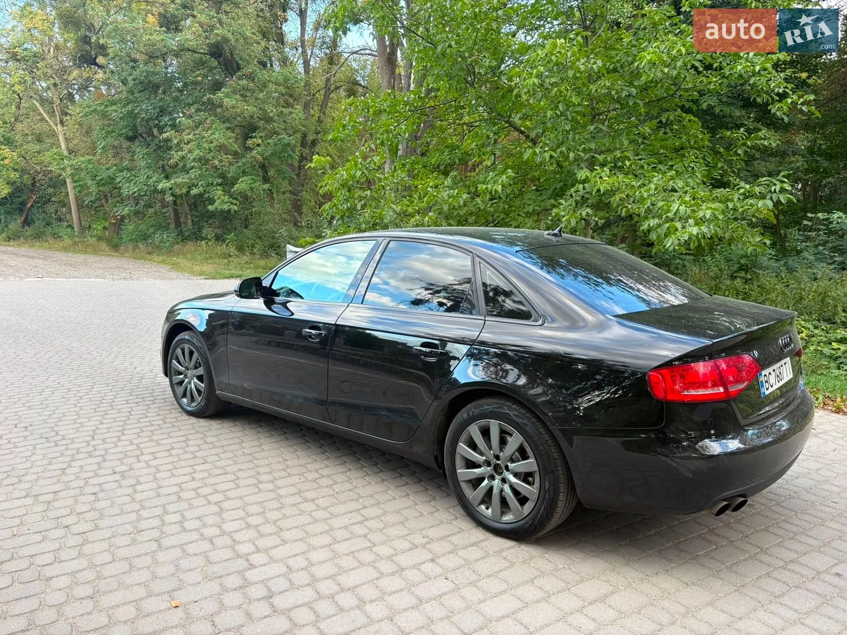 2010 Audi A4 - мініатюра 3