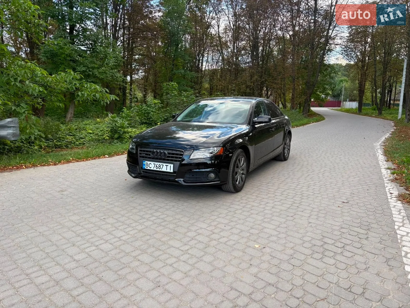 2010 Audi A4 - мініатюра 2