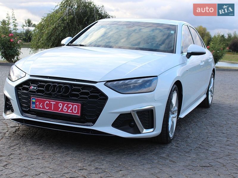 Седан Audi A4 2020 в Жовкве