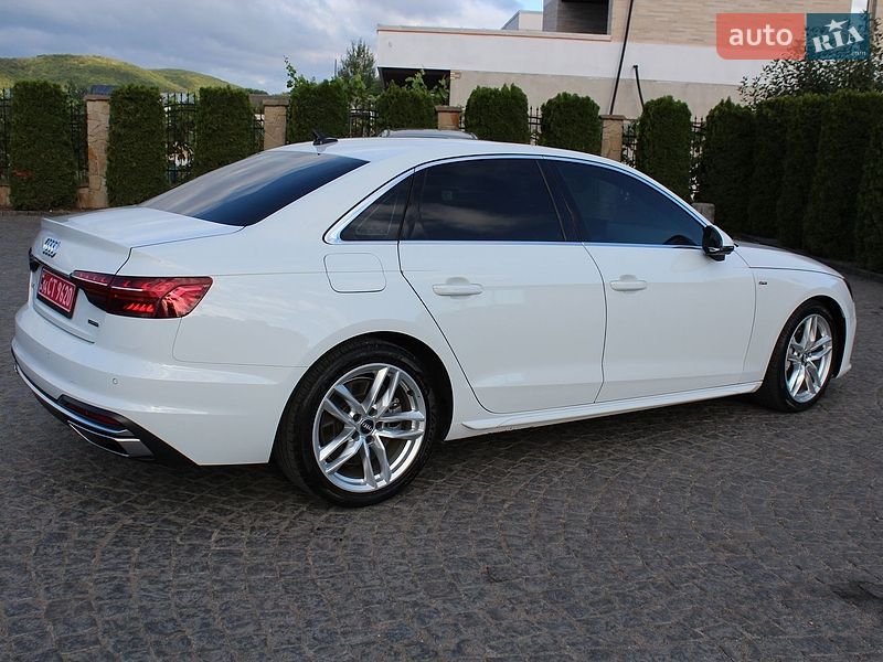 Седан Audi A4 2021 в Жовкве