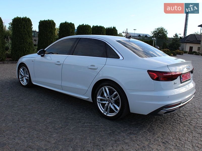 Седан Audi A4 2021 в Жовкве