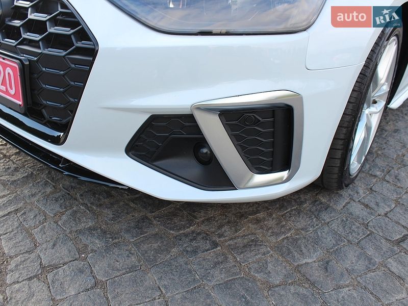 Седан Audi A4 2021 в Жовкве