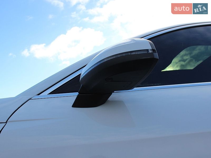 Седан Audi A4 2021 в Жовкве