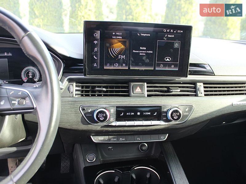 Седан Audi A4 2021 в Жовкве