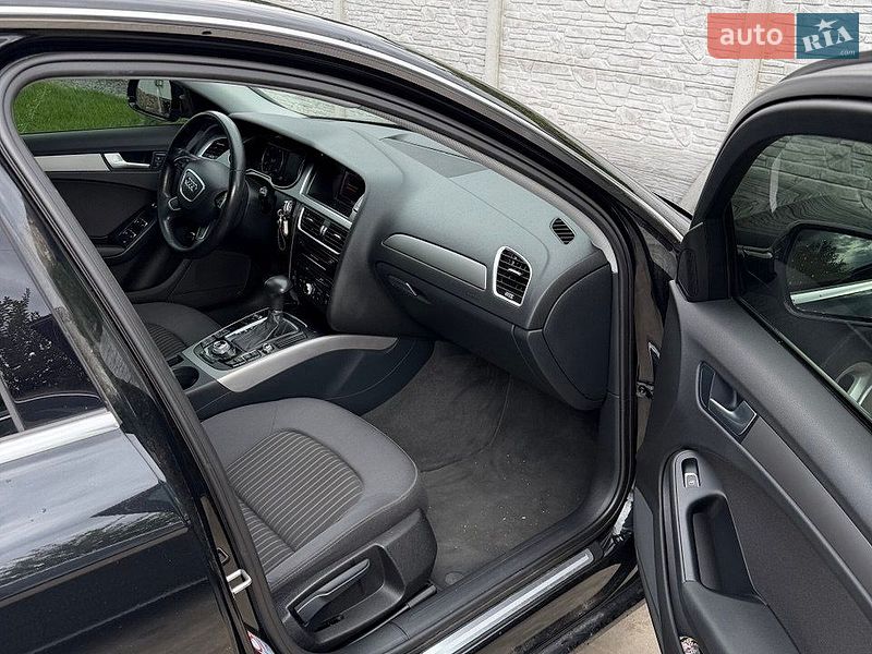 Седан Audi A4 2013 в Днепре