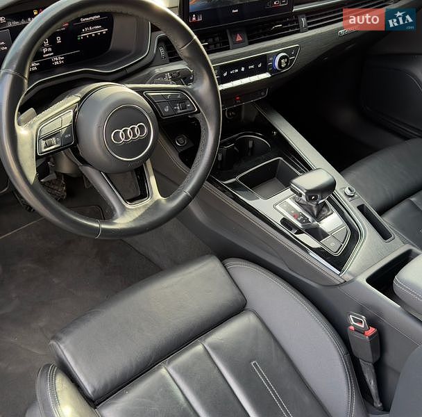 Седан Audi A4 2022 в Одесі