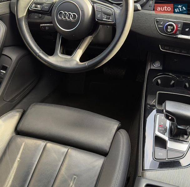 Седан Audi A4 2022 в Одесі