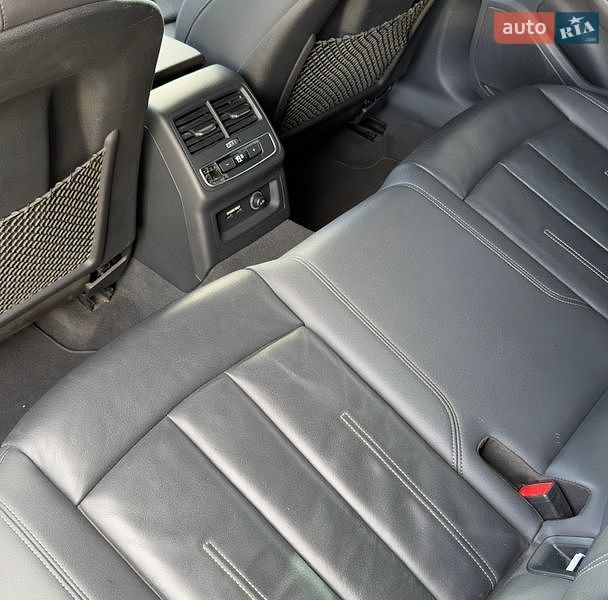 Седан Audi A4 2022 в Одесі