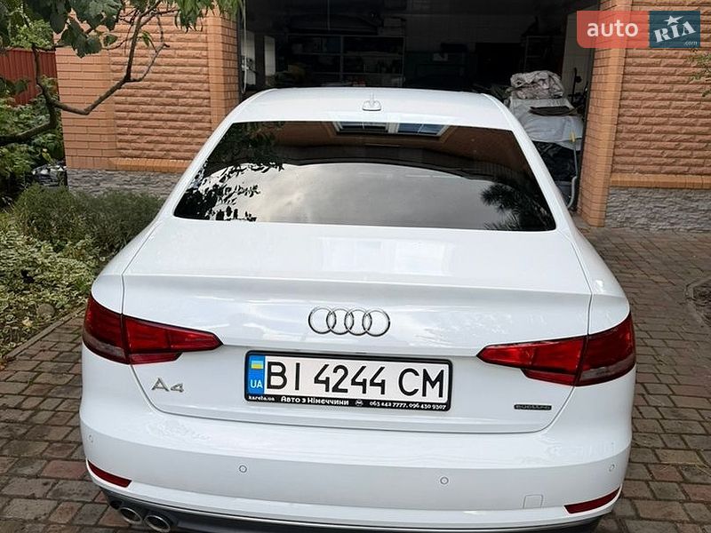 Седан Audi A4 2017 в Полтаві
