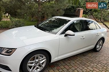 Седан Audi A4 2017 в Полтаві