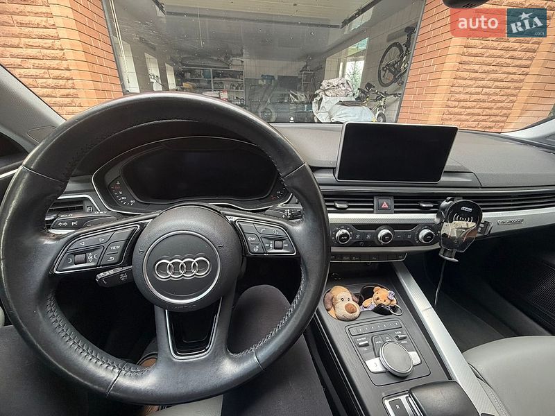 Седан Audi A4 2017 в Полтаві